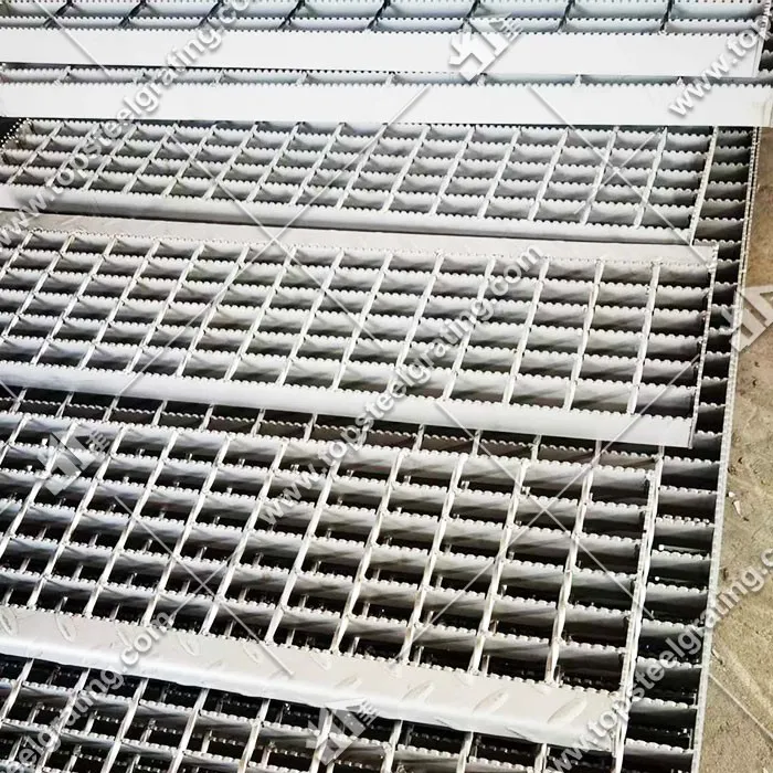 Serrated Grating Serrated Grating